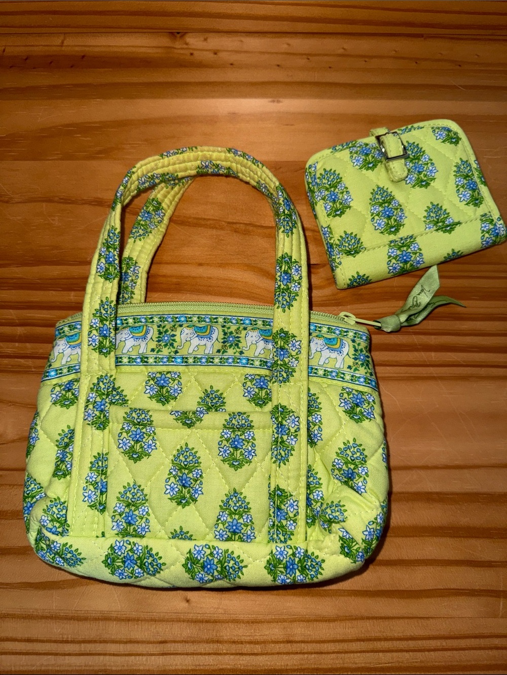 NWOT Vera Bradley Lime Green Quilted Floral Elephant Purse Matching Card Wallet